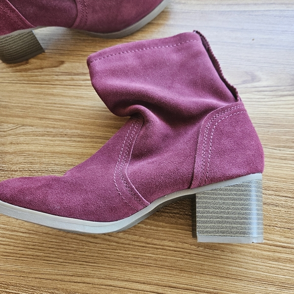 White Mountain Genuine Leather burgundy purple heeled boots Size 10 - Picture 7 of 11